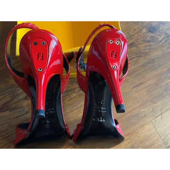 Fendi Patent Leather Vernice Forata Shoes Heels Red Size 37 New In Box - Picture 4 of 5